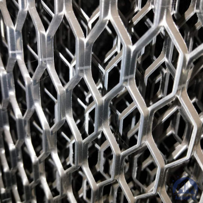 Алюминиевая декоративная просечно-вытяжная сетка 6х30х6,25 мм купить в Биробиджане